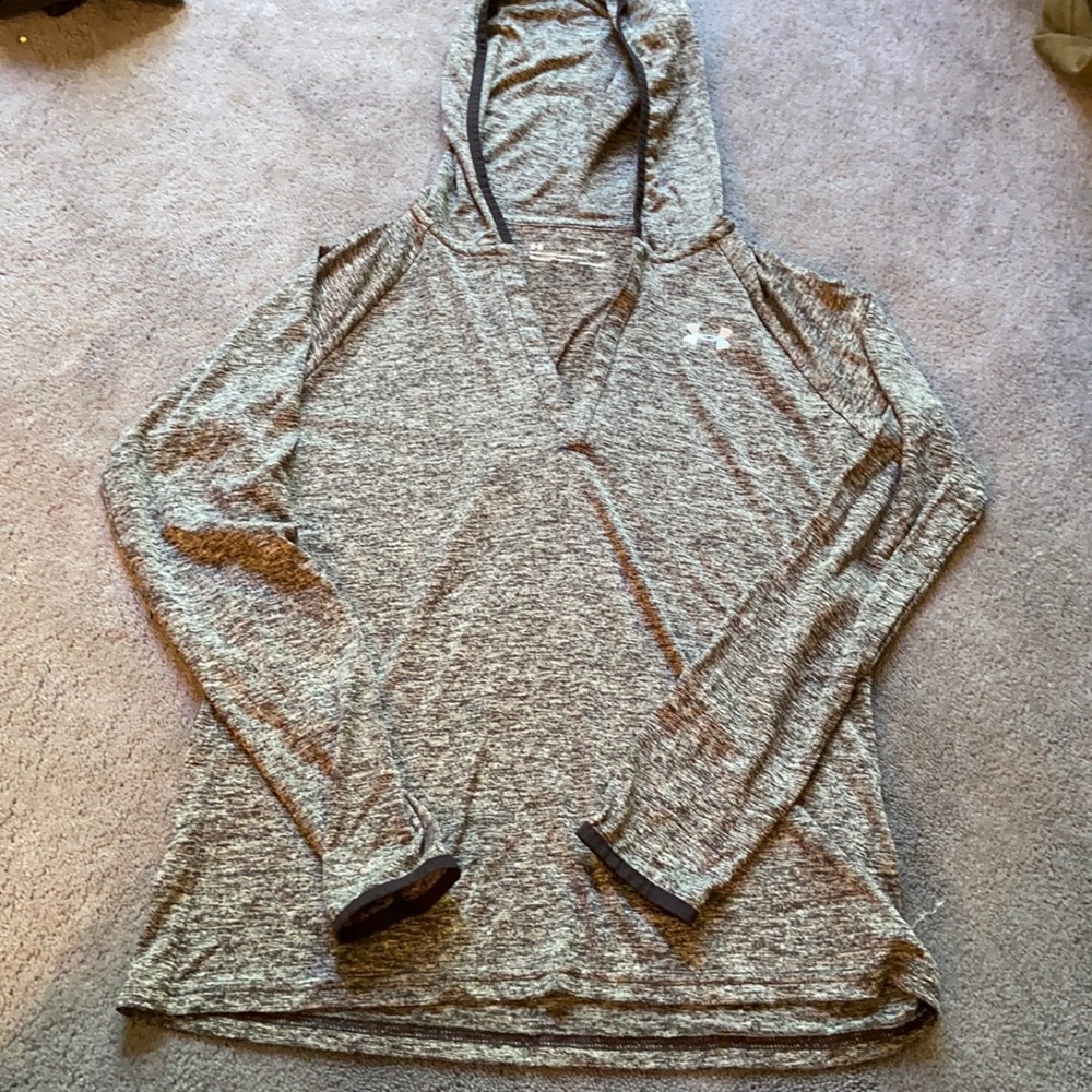 UNDER ARMOR • Loose Heat Gear